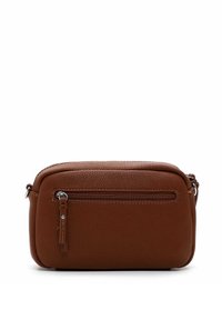 Borsa a tracolla in pelle marrone con finitura textured, forma rettangolare, tasca anteriore con zip e tracolla regolabile.