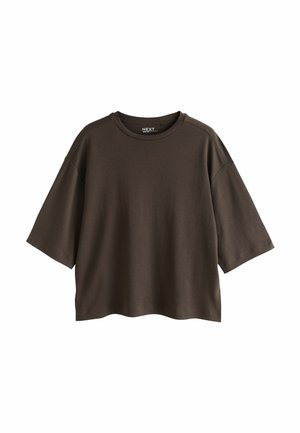 Dunkelbraunes, kurzärmliges, locker sitzendes T-Shirt mit Rundhalsausschnitt und kleinem Markenlabel im Halsausschnitt.