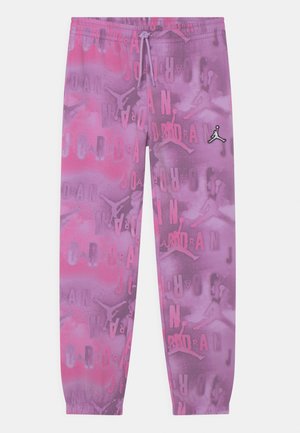 Pantaloni della tuta tie-dye viola e rosa con testo "Jordan" e loghi Jumpman su tutta la superficie, vita elasticizzata con coulisse e polsini elasticizzati.