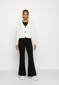 Vero Moda VMLEA V NECK CARDIGAN - Casaco de malha - birch