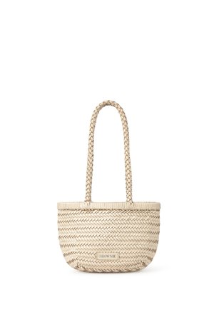 Sac à main en paille tissée beige avec deux poignées tressées et une petite étiquette rectangulaire portant l’inscription "BROWNIE" sur le devant.