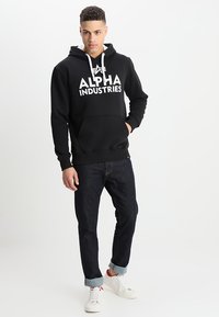 Alpha Industries Jersey con capucha - black/white