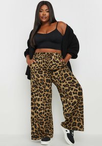 Yours Clothing WIDE brązowy