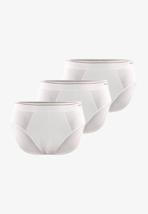 Tre par hvide bomuldsunderbukser med en glat tekstur, med en grå elastisk talje og et enkelt design.