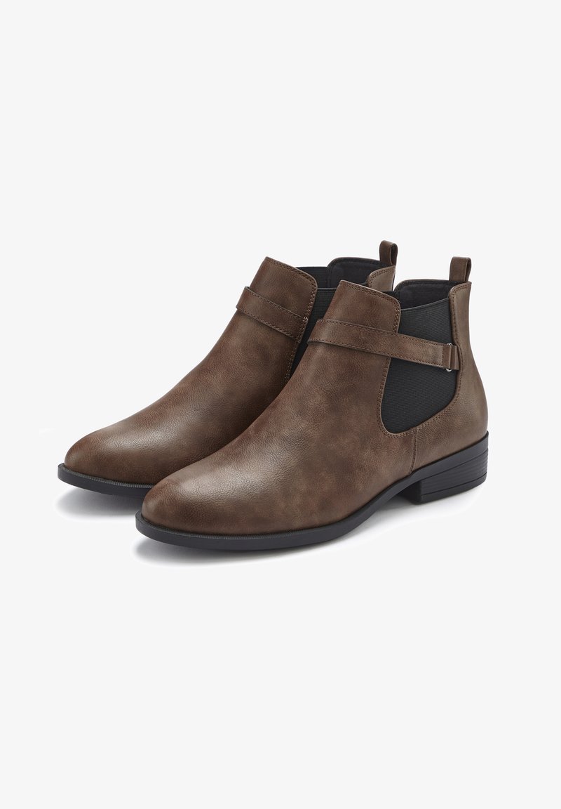 Braune Leder-Ankelboots mit glatter Oberfläche, ausgestattet mit elastischen seitlichen Einsätzen, einem einfachen Knöchelriemen und einem niedrigen Blockabsatz.
