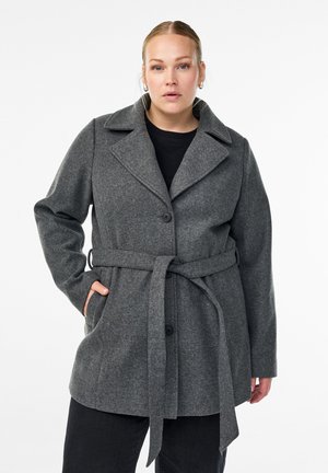 Grauer Wollmischungs-Mantel mit weitem Kragen, doppelt geöffneter Knopfleiste, tailliertem Gürtel und Seitentaschen, zeichnet sich durch eine glatte Textur aus.