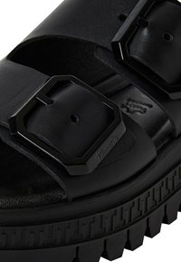 Thumbnail Image 5