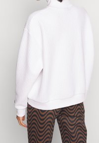 Ellesse Felpa - white