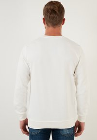 Buratti REGULAR FIT - Mikina - ecru
