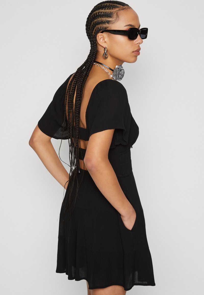 Hollister Co. Open Back Channeled Skort Dress - Day dress - casual  black/black - Zalando.ie