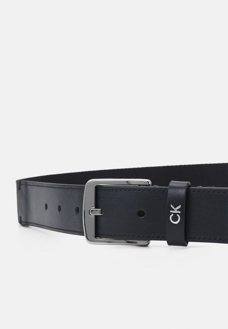 Damen Gürtel casual | Calvin Klein ESSENTIAL BELT Gürtel black/schwarz - EW69543 Damen Gürtel casual | Calvin Klein ESSENTIAL BELT Gürtel black/schwarz - EW69543