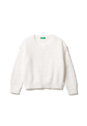 Pull en maille blanche à col rond, à manches longues et avec un ourlet court, présentant des détails texturés sur l'ensemble.