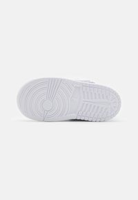 Jordan SKY JORDAN 1 - Sapatilhas - white/black/gym red/university blue