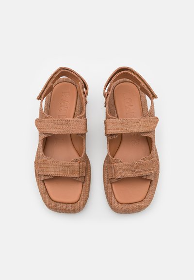 Loeffler Randall BLAISE TWO BAND PLATFORM - Sandalai - brown