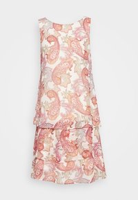 Udenærmet, tiered kjole lavet af letvægtsstof med et paisley mønster i nuancer af pink og guld på en cremet baggrund.