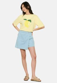 LolaLiza LEMON MOTIF  - Marškinėliai su spaudiniu - yellow sun