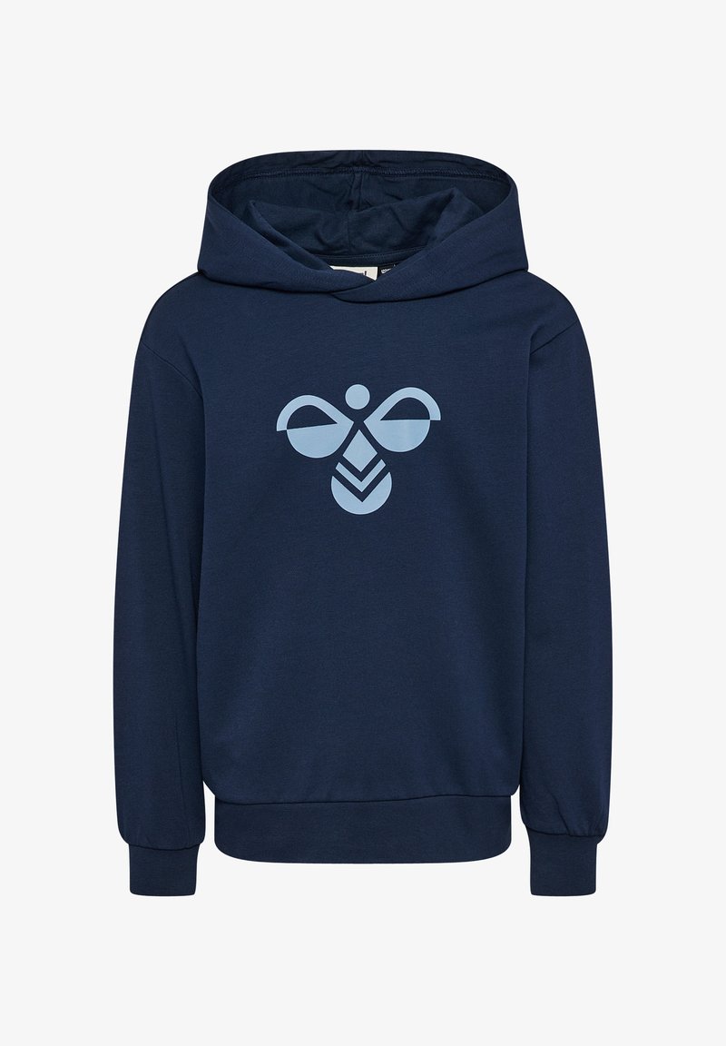 Granatowa bluza z kapturem z jasnoniebieskim, stylizowanym logo pszczoły na środku przodu, posiadająca długie rękawy i kaptur.