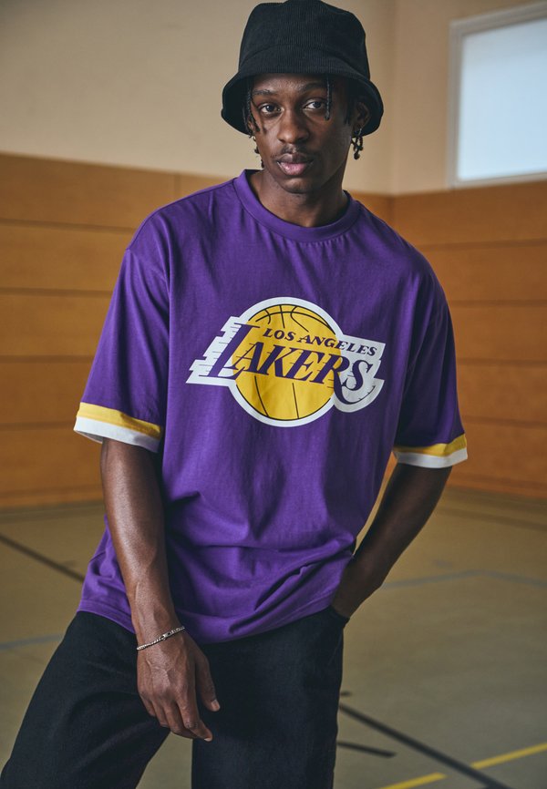 NBA LOS ANGELES LAKERS PANEL OVERSIZED TEE - Print T-shirt - purple