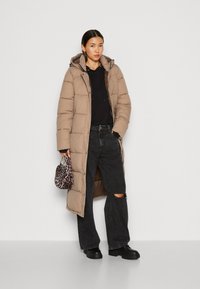 ONLY ONLANN PREMIUM PUFFER COAT LONG - Cappotto invernale - taupe gray