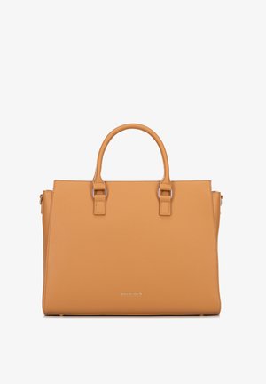 Beżowa skórzana torebka z dwoma zaokrąglonymi uchwytami i subtelnym logo marki na środku przodu, prostokątny, usztywniony kształt.