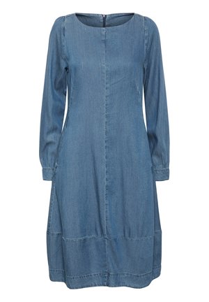 Robe en denim à manches longues, encolure ronde, silhouette droite et détail de couture à l'ourlet. Le tissu a une finition douce et texturée.