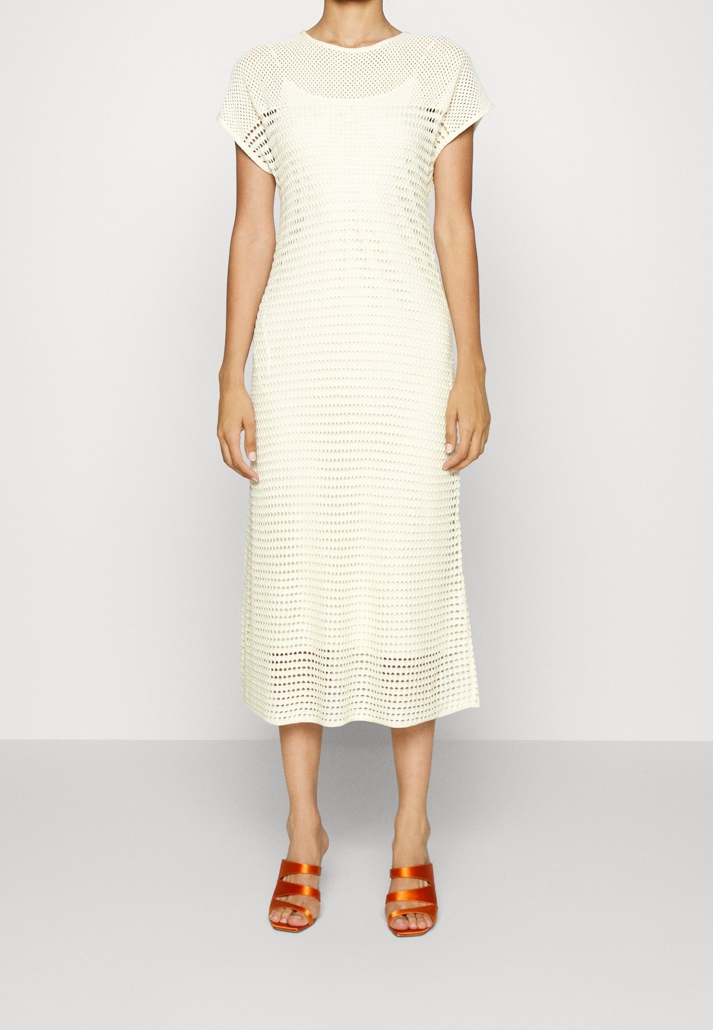 Theory Strickkleid off-white/offwhite (Pre-owned) Zalando