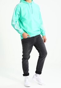 adidas Originals Vindjacka - light green