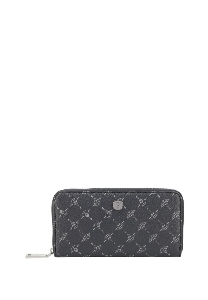 Cartera negra con cierre de cremallera y patrón en relieve de formas fan-like, con detalles de hardware en plata. Acabado en cuero texturizado.