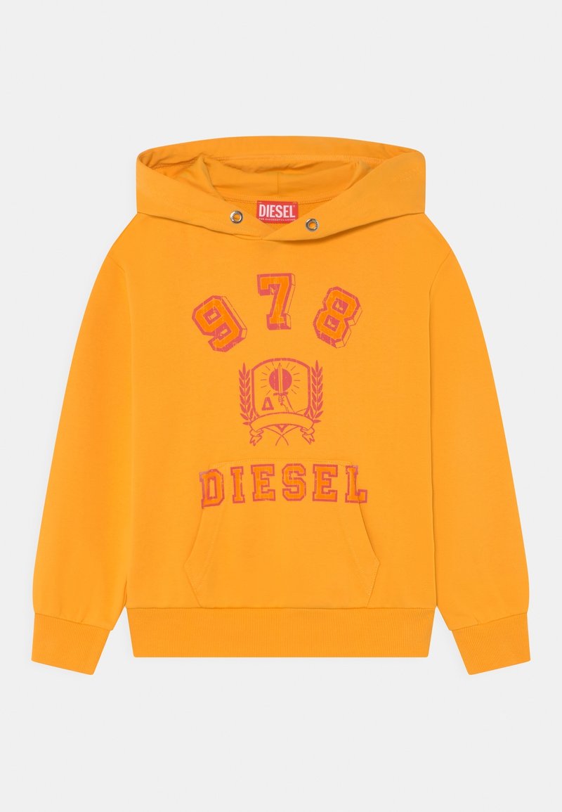 Sweat-shirt jaune avec une poche avant, une capuche à cordon de serrage et des graphiques imprimés en rose et violet avec le texte "DIESEL" et des chiffres.