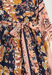 Cream CRNOPPI KIMONO - Kurtka wiosenna