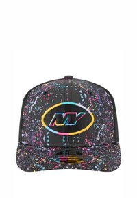 Schwarze Kappe mit einem Spritzer-Muster in Pink, Blau und Gelb. Sie verfügt über ein gesticktes "MY"-Logo innerhalb einer ovalen Umrandung.
