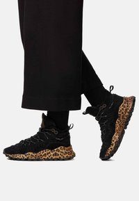 Flower Mountain MOHICAN - Sneakers laag - schwarz