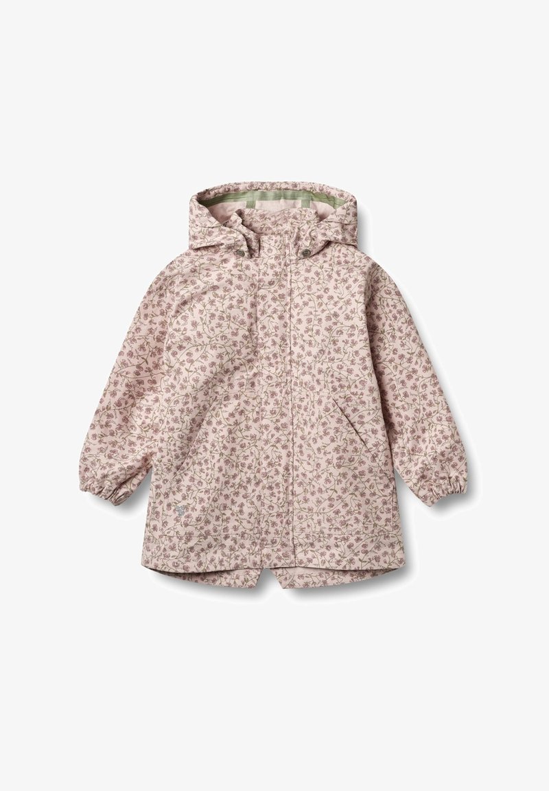 Veste de pluie à motif floral rose avec capuche, poignets élastiques et poches avant. Le tissu a une texture lisse avec un léger éclat.