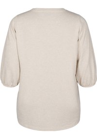 Maglione beige con scollatura rotonda, maniche a tre quarti a sbuffo e un tessuto morbido e strutturato. Orlo liscio, senza motivi visibili.