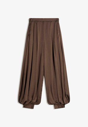 Hnědé, široké kalhoty z hladké, lehké tkaniny s sklady v pase a pogem asi na dolním okraji.
