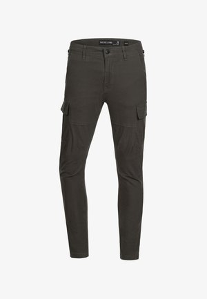 Cargo-Hose aus dunkelolivgrünem Baumwollstoff, im Slim-Fit-Design, mit mehreren Seitentaschen und einem Knopfverschluss. Glatte Textur mit Stickdetails.