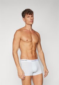 Calvin Klein Underwear TRUNK 3 PACK MODERN COTTON STRETCH - Ozke boksarice - black/ash/air