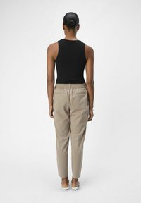 Object OBJLISA SLIM PANT - Trousers - desert taupe