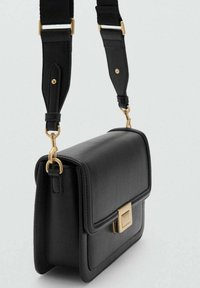 Mango Torba čez telo - black