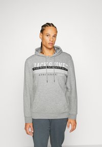 Jack & Jones JJIRON HOOD - Sudadera - light grey melange