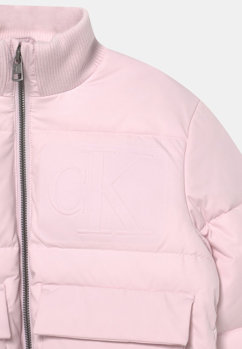 Kinder Jacken | Calvin Klein Jeans MINIMAL PUFFER Winterjacke sweetest pink/rosa - BR44381 Kinder Jacken | Calvin Klein Jeans MINIMAL PUFFER Winterjacke sweetest pink/rosa - BR44381