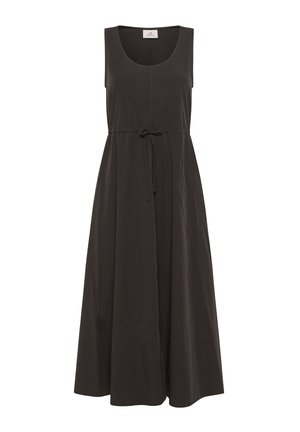 Zwarte, mouwloze maxidress met een aangesloten top en een losse rok. Heeft een ronde halslijn en een strikceintuur in de taille. Soepele stof.