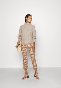 Bruuns Bazaar SYRINGABBRIKA KNIT - Camisola - roasted grey melange