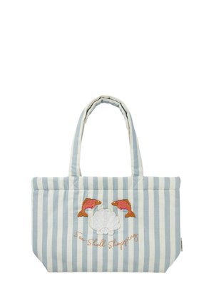 Sac cabas rayé bleu et blanc avec deux poissons rouges, un coquillage blanc et "Sea Shell Shopping" brodé sur le devant.