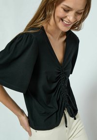 Desires DRAWSTRING  - Trükipildiga T-särk - black