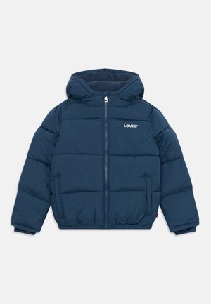 Navyblaue gepolsterte Kapuzenjacke mit durchgehendem Reißverschluss, elastischen Bündchen, Vorderentaschen und kleinem weißen Levi's-Logo auf der Brust.