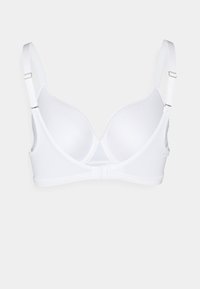 Soutien-gorge blanc rembourré avec des bretelles ajustables et une fermeture à crochet et œillet. Tissu lisse et bonnets arrondis conçus pour le soutien et le confort.