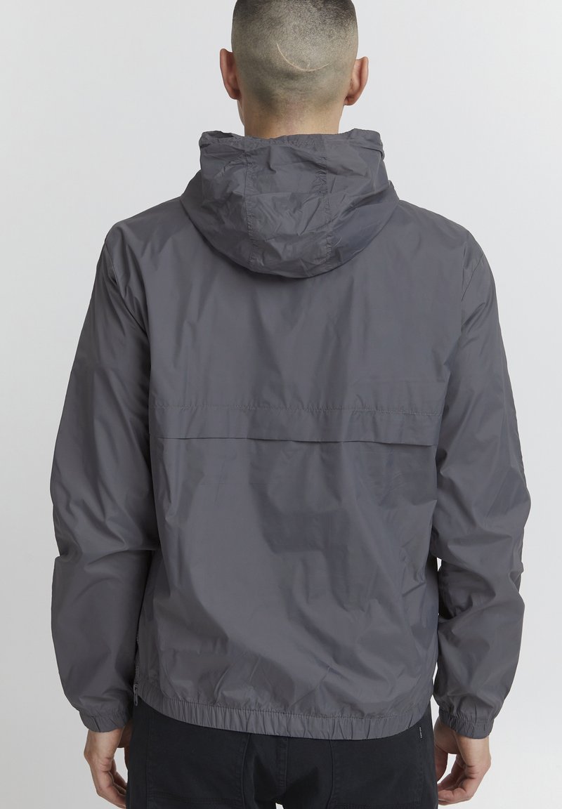 Herren Leichte Jacken | 11 Project PRSKOV Windbreaker iron gate/grau - AV74784 Herren Leichte Jacken | 11 Project PRSKOV Windbreaker iron gate/grau - AV74784