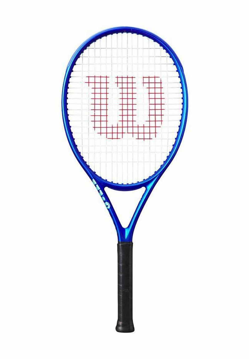 Blaues Tennisracket mit einem leichten Rahmen, offenem Saitenmuster und rotem "W"-Logo am Schlägerkopf. Schwarzer, strukturierter Griff.