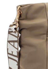 JOOP! Jeans LIETISSIMO KAJA SHOULDER LHZ - Borsa a tracolla - beige